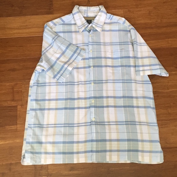 Men’s Short Sleeve Plaid Shirt - Picture 1 of 4